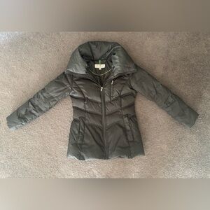 Elegant Black Puffer Jacket for Women